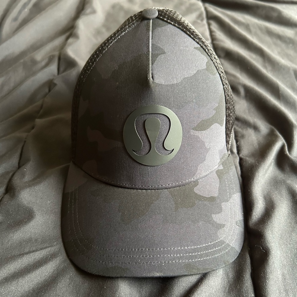 Lululemon Trucker Logo Hat in Heritage Camo Perfect Condition